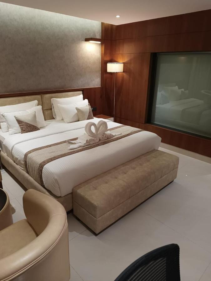 Royal Plaza Suites By Rak Rooms, Mangaluru ภายนอก รูปภาพ