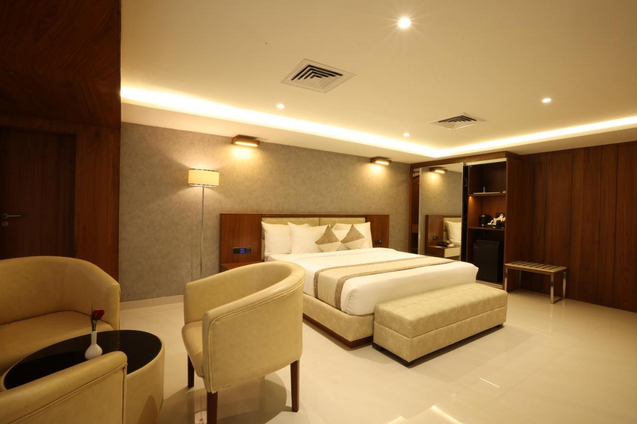 Royal Plaza Suites By Rak Rooms, Mangaluru ภายนอก รูปภาพ