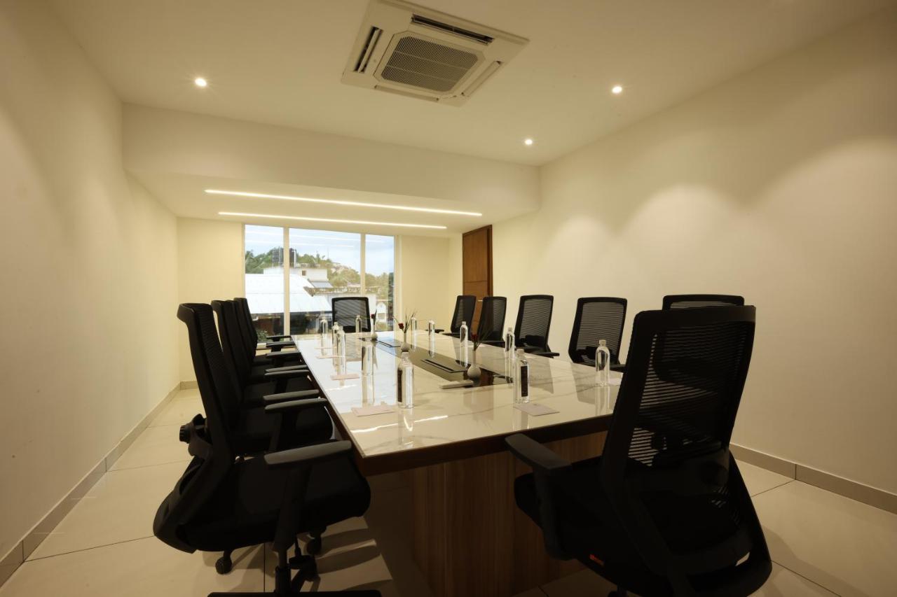 Royal Plaza Suites By Rak Rooms, Mangaluru ภายนอก รูปภาพ