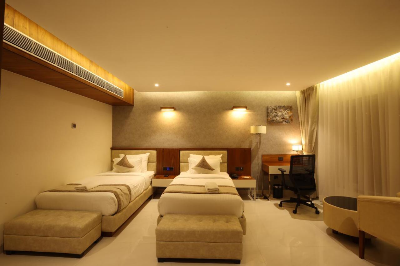 Royal Plaza Suites By Rak Rooms, Mangaluru ภายนอก รูปภาพ