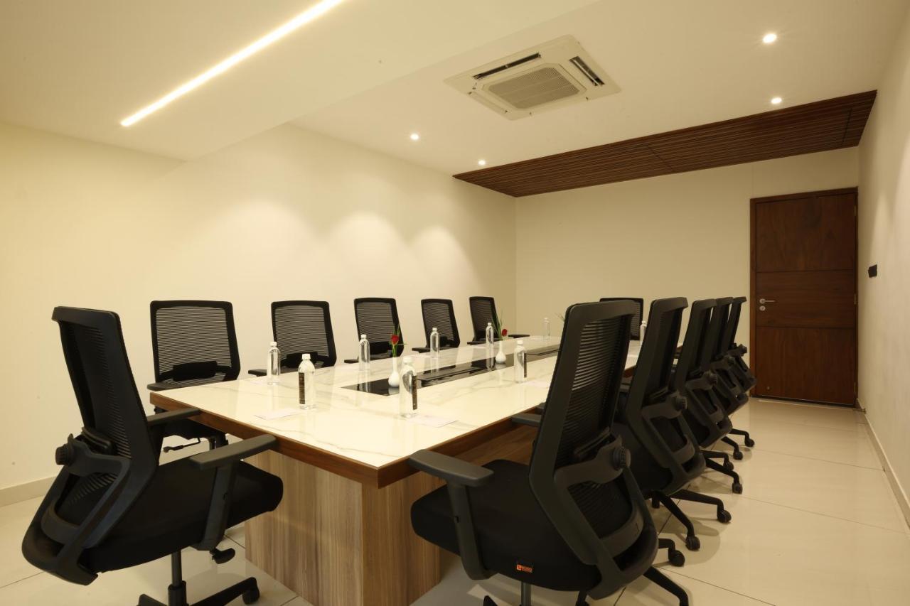 Royal Plaza Suites By Rak Rooms, Mangaluru ภายนอก รูปภาพ