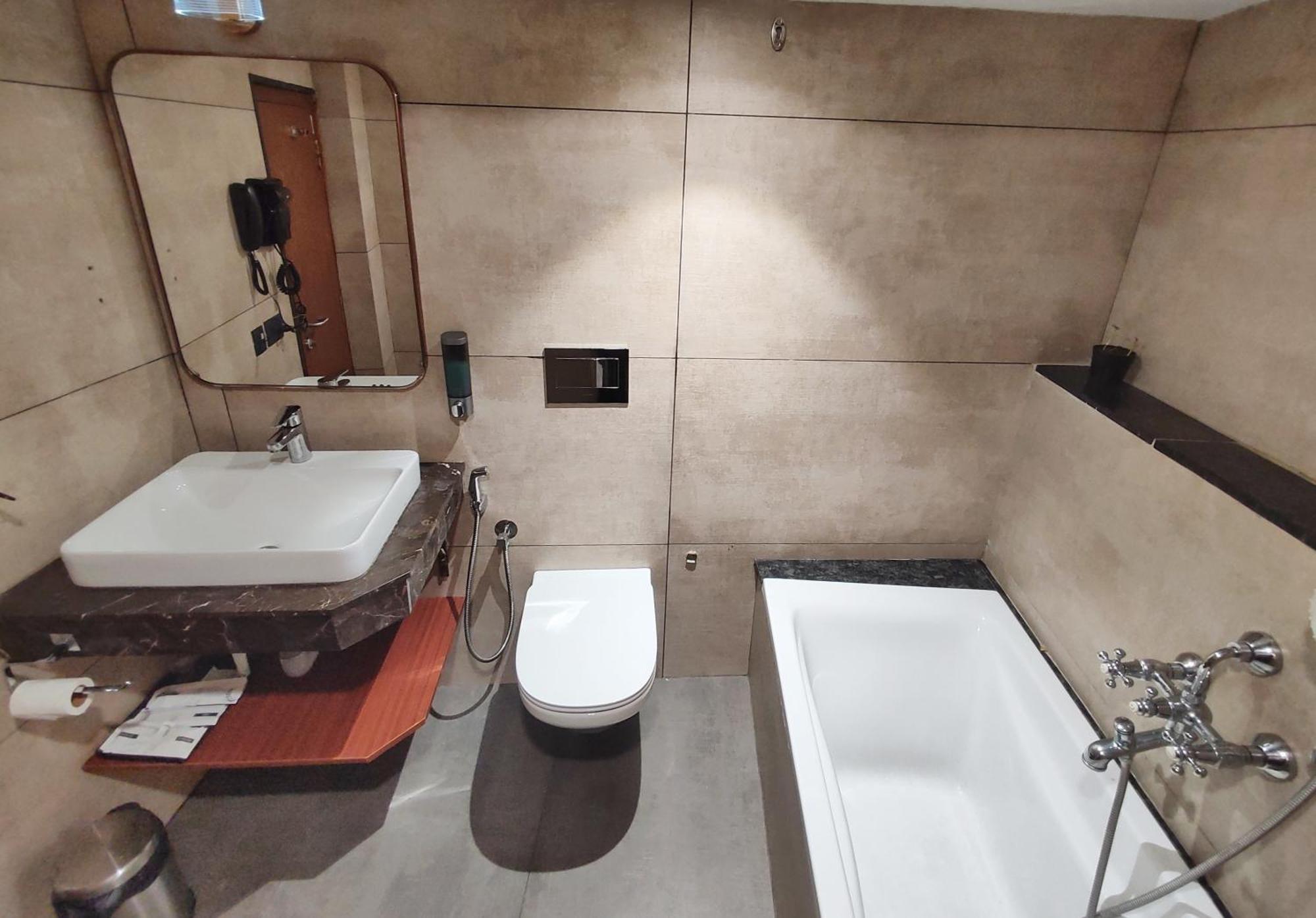 Royal Plaza Suites By Rak Rooms, Mangaluru ภายนอก รูปภาพ
